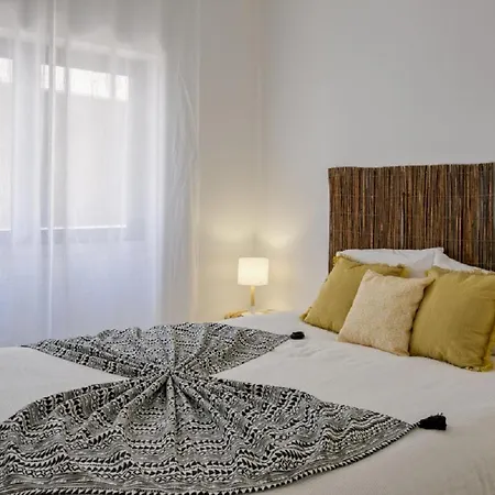 Wow Sea View, 200mts To & 10 Min To Downtown