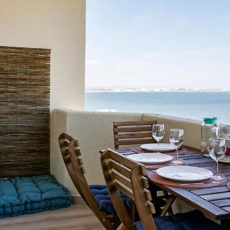 Wow Sea View, 200mts To & 10 Min To Downtown